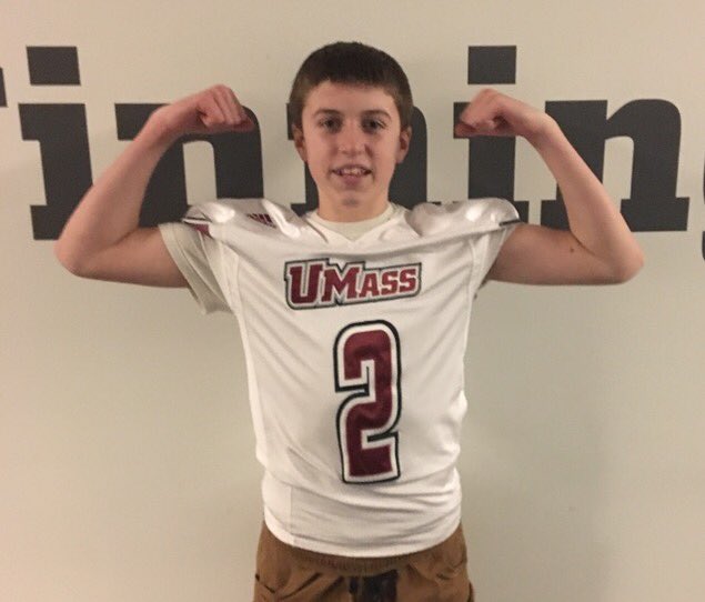 DaronQB's tweet photo. Great day at UMass! #GoMinutemen! ๐ดโช๏ธ Thank you @CoachWhipUMass @CoachWoody7 #ClassOf2021 https://t.co/oUhfBR43bL