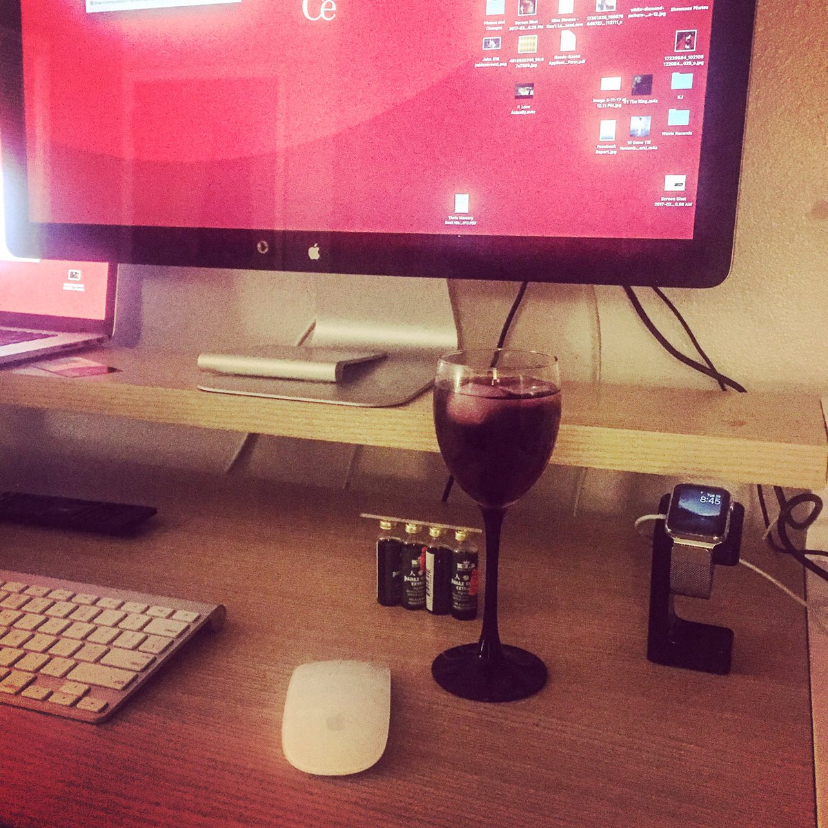 Montrealcain's tweet photo. My first 12hr #graphicdesign #blitz of #2017 | #Theta100 #AchievePossible #Ace &amp; #Anchor 1 #ginseng every 3 hrs #OneKappa #NUPE 👌🏾👌🏾👌🏾🍷 https://t.co/H9rhyHobus