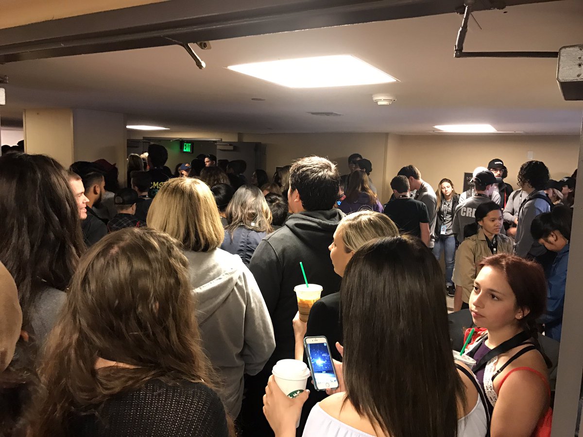 Digucator's tweet photo. Lines for start of Crazy 8 #STN17 contests were well...crazy. See rules for our Doc Contest: https://t.co/TsszaPtOCi https://t.co/StegChIUGN
