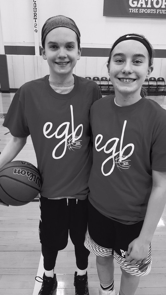 chipowerbball's tweet photo. @EGBBMedia @niccdontcare @NYGHoops thanks for incredible training! Girls loved it! #chicagopower https://t.co/yVqVSOGgls