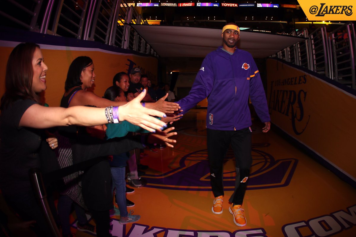Lakers's tweet photo. 👏 #LakeShow https://t.co/qgPtNiKUzP