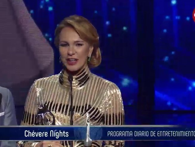 cdn37's tweet photo. #NCDNPremiación #ChevereNight gana el premio en la categoría #ProgramaDiariodeEntretenimiento #Soberano2017 https://t.co/Jbj641P8PR