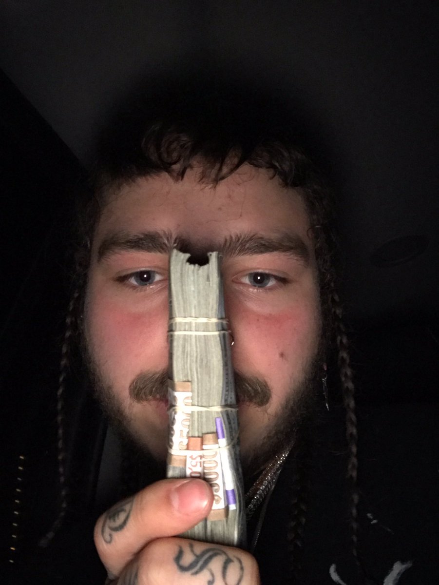 PostMalone's tweet photo. same color t shirt https://t.co/As5QR4YyEl