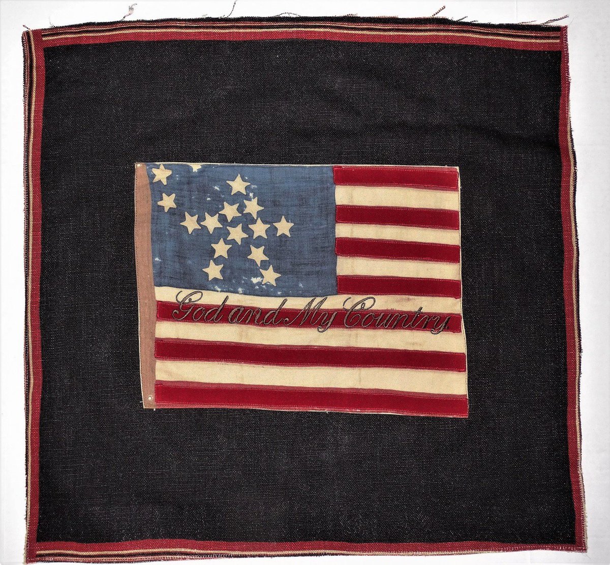 Oldbling's tweet photo. #ANDREWMARTIN #FABRICSAMPLE #PATRIOTICFLAG SQUARE PILLOW QUILT PICTURE CRAFTS #forsale https://t.co/NltgK5xU63 https://t.co/ghpT2SFRR4