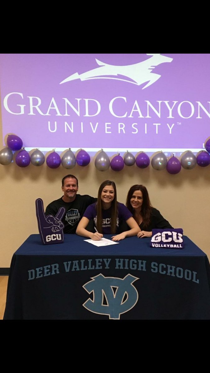 AzCWA's tweet photo. Congratulations to AzCWA's 2016-17 $500 Scholarship Recipient @kobiedunn_ 
Kobie is daughter of Deer Valley Boys Basketball HC @jed_dunn https://t.co/du4tlFbak9