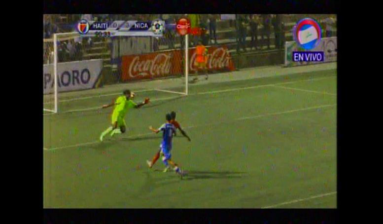 Canal4Ni's tweet photo. #Canal4Deportes
GOOOOOOOOOOOOOOOOOOLLLLLLLLL de Nicaragua, Grande @juanbarreranica 3-0 Gana Nicaragua
#VoyConLaAzulYBlanco https://t.co/CwPbNb93aO