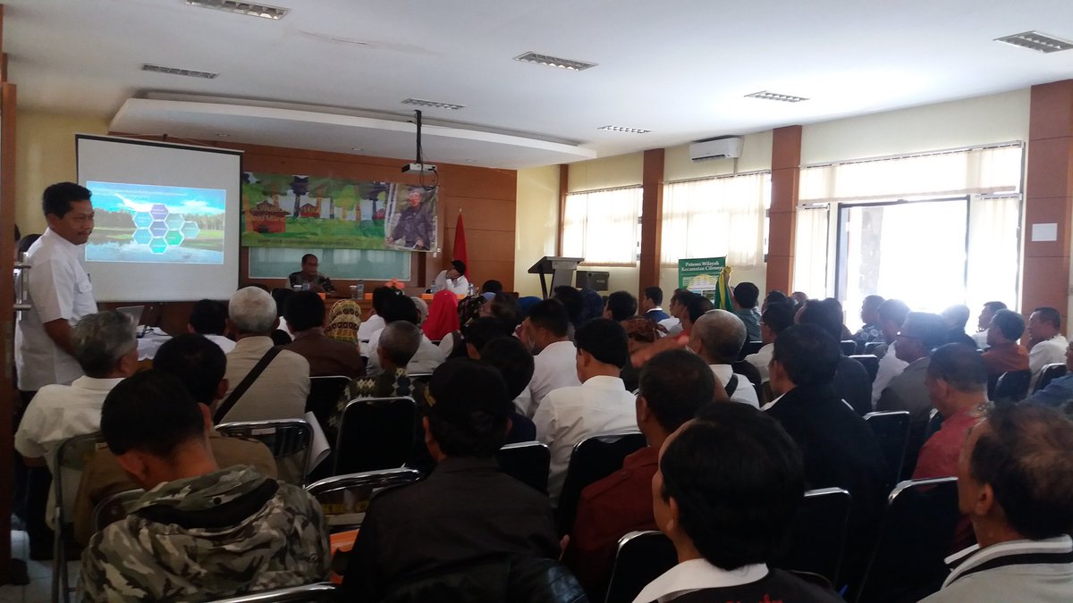 pembahasan rencana pembangunan kawasan pedesaan 2017 . 5 kecamatan. <a href="/EkoSandjojo/">Eko P. Sandjojo</a> <a href="/tppindonesia/">Pertepedesia</a> <a href="/KemenDesa/">Fast Track Travel</a> <a href="/HasanBa09528408/">Hasan Basri</a> <a href="/pendampingDesa2/">KPD Kab.bandung</a>
