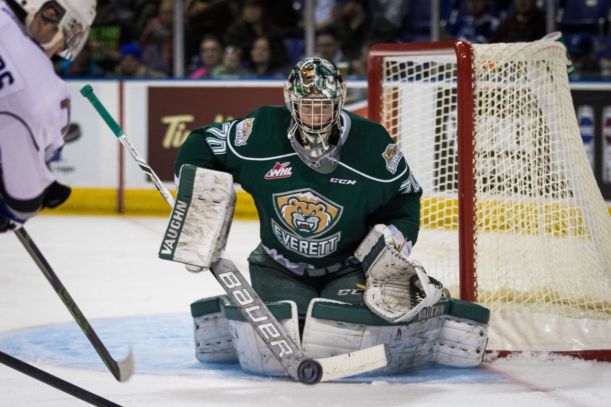 Everett goaltender Carter Hart has been solid thus far.

Can the Royals crack the code? 3rd period underway in minutes!