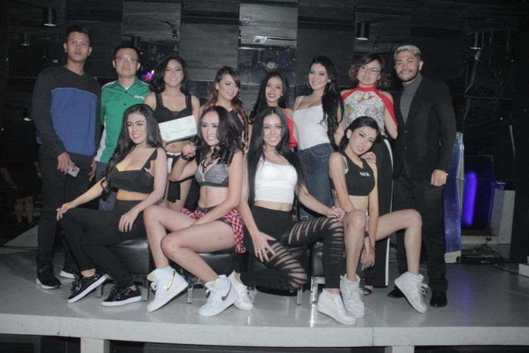 PopularMagz's tweet photo. Ini dia Kilas Balik Serunya Malam Penjurian #MissPOPULAR2017 episode #DanceBattle! https://t.co/wyq8nueV65 https://t.co/VavjeqsQ99