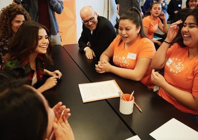 selenatorfanpg's tweet photo. By grace through faith...✨ Selena visited a high school in Las Angeles #CoachXStepUp https://t.co/XatrT2Ba2a