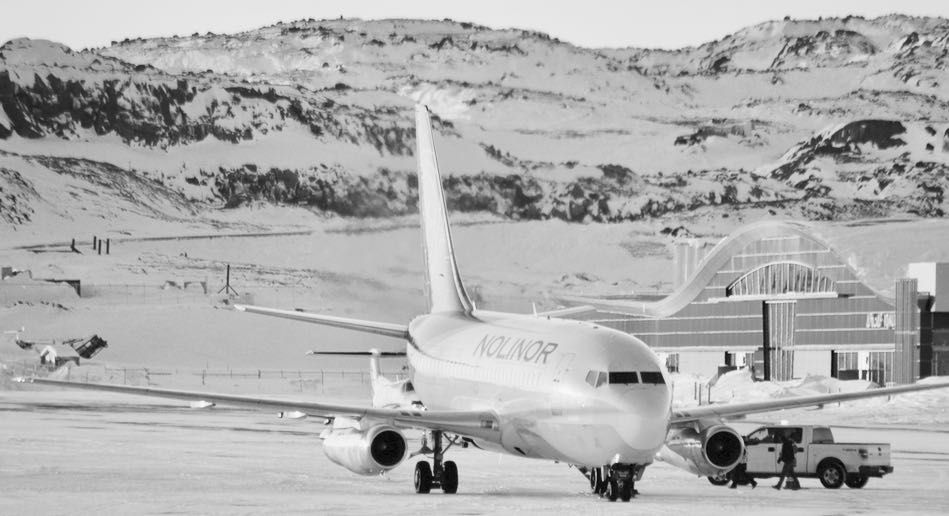 FrankReardon1's tweet photo. A Longtime Flyer in the Arctic #CGNLW @nolinoraviation @Boeing #B737 #YFBSpotters #IqaluitAirport #Nunavut MAR.28.2017 AKA #CFNVK @FirstAir https://t.co/QzZgSrZs6r
