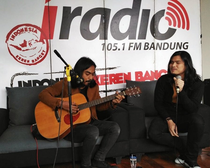 @DiDevirzha udah di #KESEBELASAN ulangtahun ke-11 <a href="/iradiobdg/">ISWARA BANDUNG</a> 
<a href="/Devotees_Bdg/">Devotees Bandung</a> mana suaranya udah ketemu yg giung??😁 #sirnaVirzha