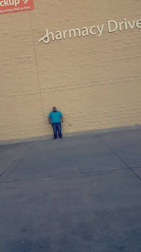 ViraIPost's tweet photo. Lol dude on Facebook said he been waiting 4 hours for the P to fall so he could sue Walmart https://t.co/G0CcfY8dAn