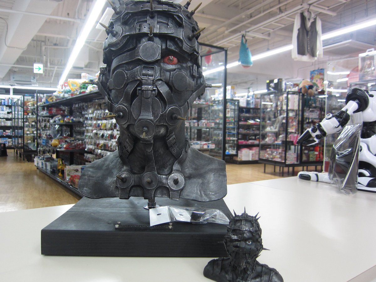 hideのアルバムジャケットを立体化。ウォッチガーディアンのバスト