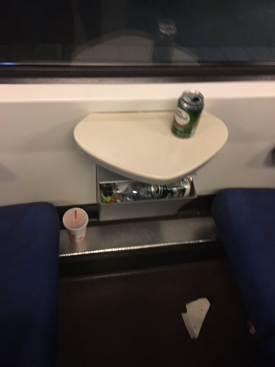 mii_nickey's tweet photo. Elke ochtend weer feest! Heb je de eerste trein. 1 grote zooi! @NS_online https://t.co/OWN3DUDJrI