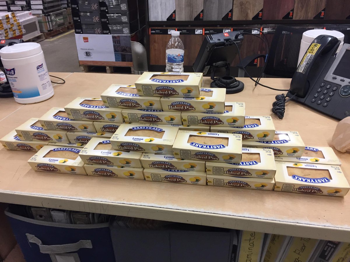 District28MET's tweet photo. #MET4112 #LemonChifffonDay  Breakfast of champions! @PaulSSchnell1 @MORRIS_TEAM_MET @LizMETRHRM https://t.co/xrPQDHPGE0