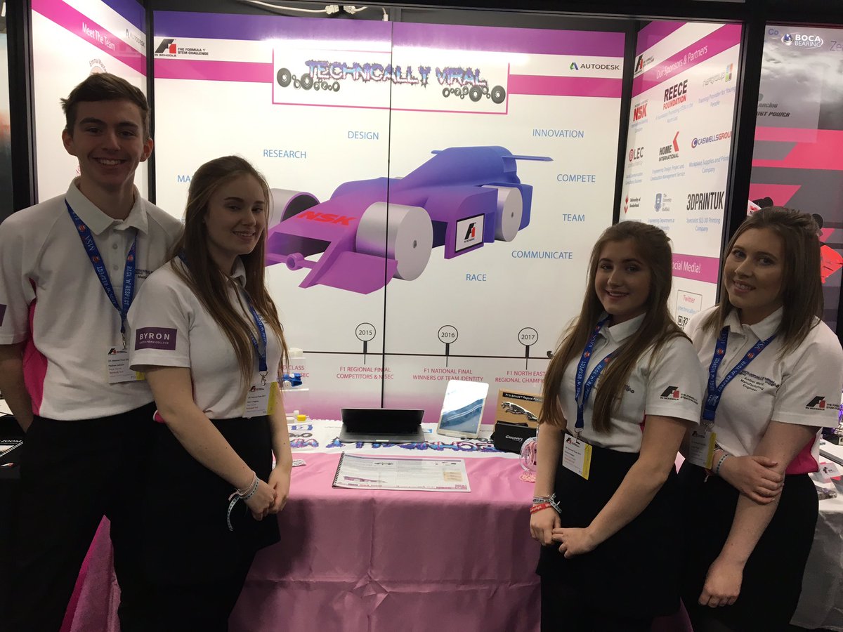 technicallyv17's tweet image. Our pit display is all set up! 🏎🏁 #f1inschools