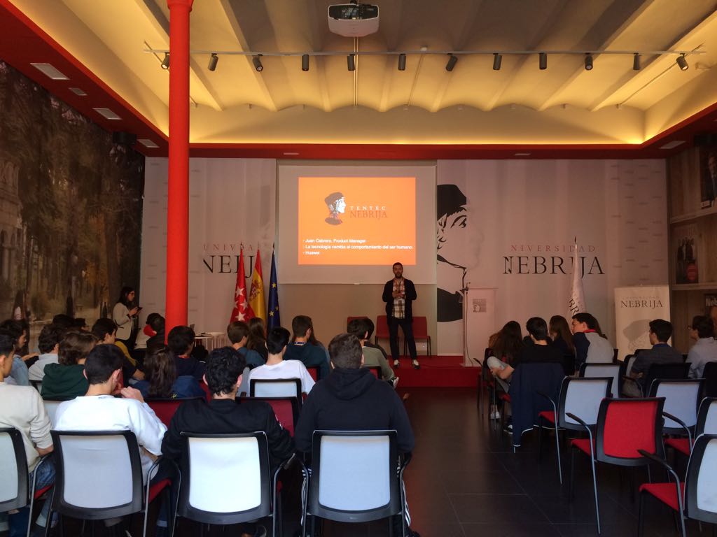 TentecNebrija's tweet photo. Con nosotros Juan Cabrera representando a Huawei en #TTNebrija!
Alucinante su ponencia https://t.co/WzG7Fpew3x