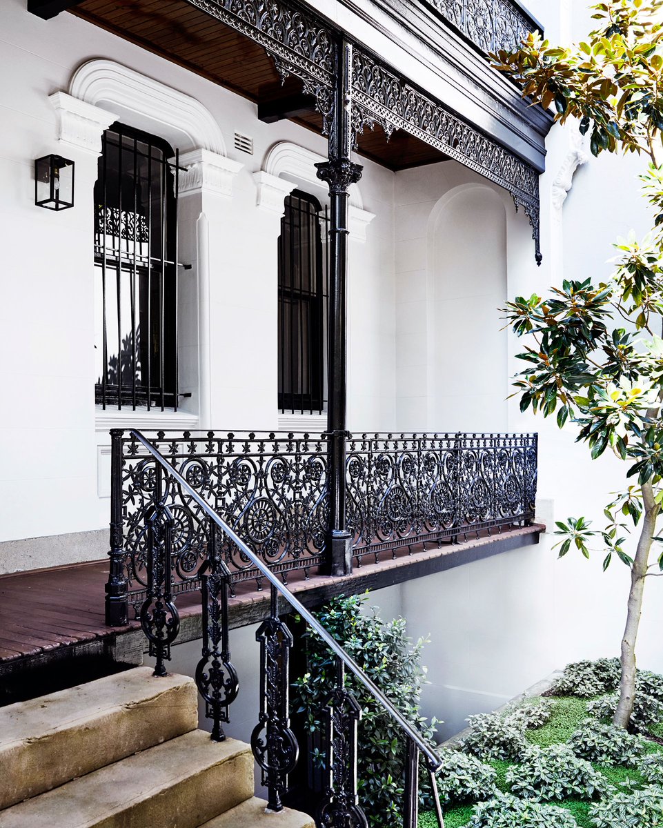 BelleMagazineAu's tweet photo. Subtle sophistication shines in this historical Sydney #terrace. Step inside: https://t.co/ZMAlKDFifz https://t.co/KMpr88aSH3