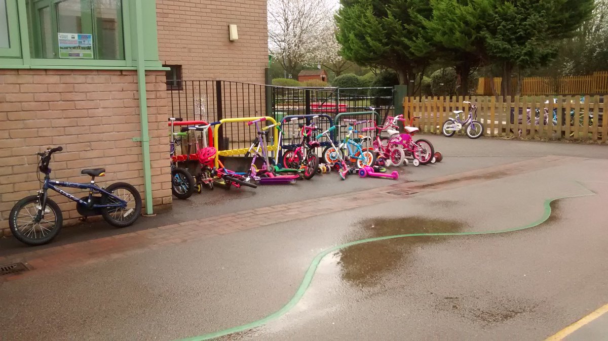Sustrans_East's tweet photo. Bikes&amp;scooters everywhere! @OWPSchool #obstacleday #BigPedal all is going well despite the weather😀🚲☔ making use of scooters @microscooters https://t.co/Ebu8FSrOr7