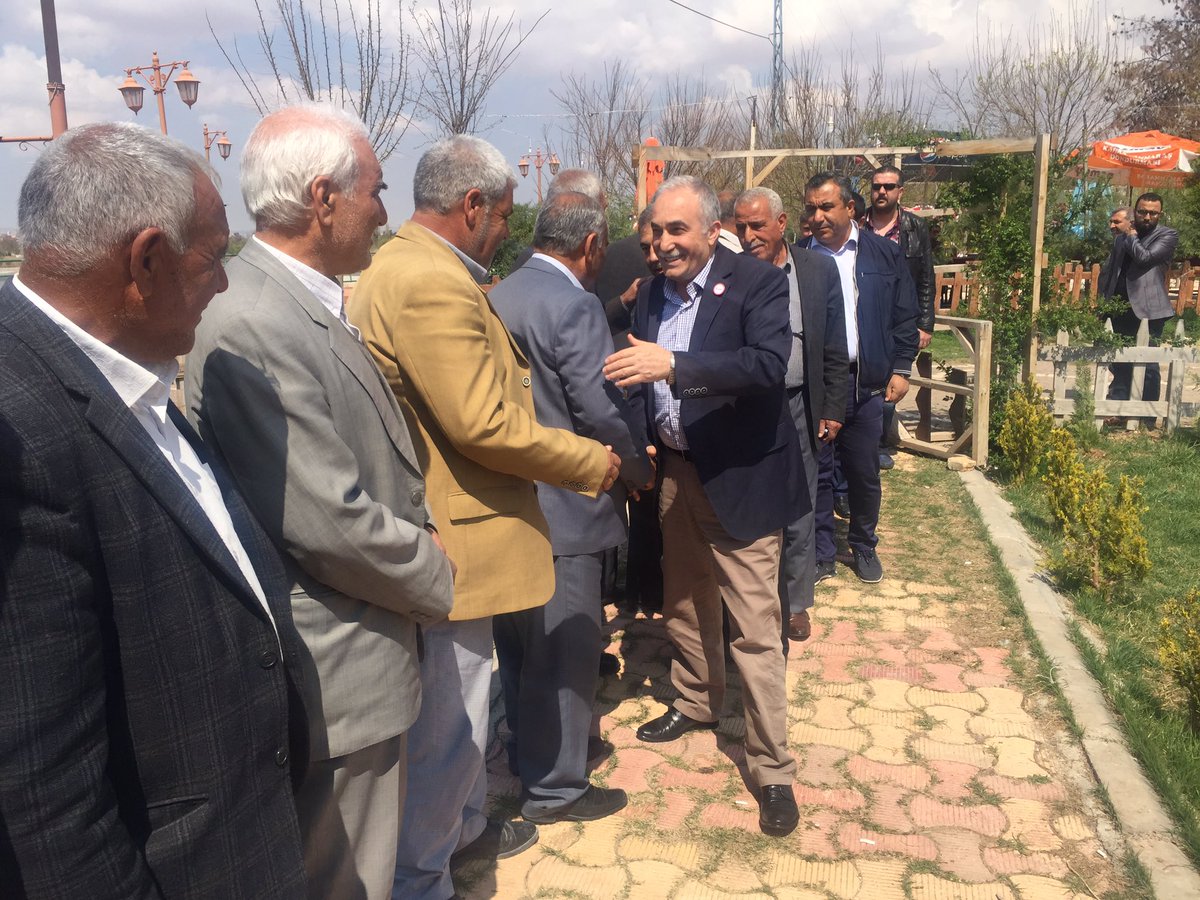 aefakibaba's tweet photo. Çalışmalarımıza Birecik İlçe Teşkilatımız ile birlikte Birecik Muhtarlar Derneğini ziyaret ederek devam ediyoruz. #DaimaMilletKararımızEvet https://t.co/5Z0SbPMIJj