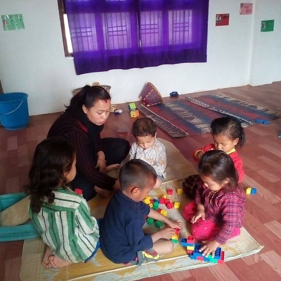 nepalsonrie's tweet photo. OFERTA #voluntariado Nepal: plaza formador/a educativo con conocimientos en pedagogía activa en mayo. Info: voluntarios@nepalsonrie.org https://t.co/VzS5c0YIyI