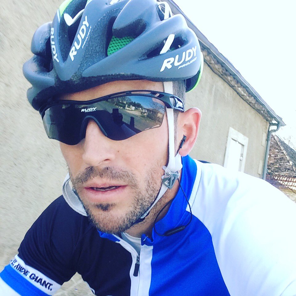 Toujours bien équipé avec <a href="/RudyProjectFr/">Rudy Project France</a>. #sumeriscoming #elevateyourperformance #rudyproject #phoenixneverdie