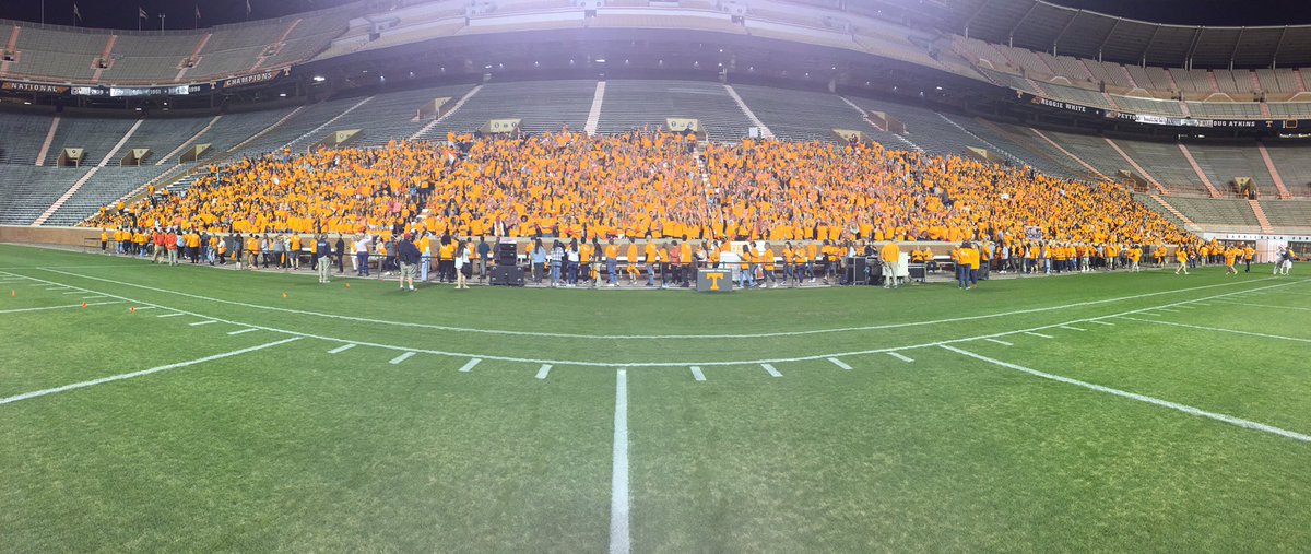 DanielSechtin's tweet photo. What a view from Neyland for #Rokerthon! @wbir https://t.co/L0yXAxXgdu