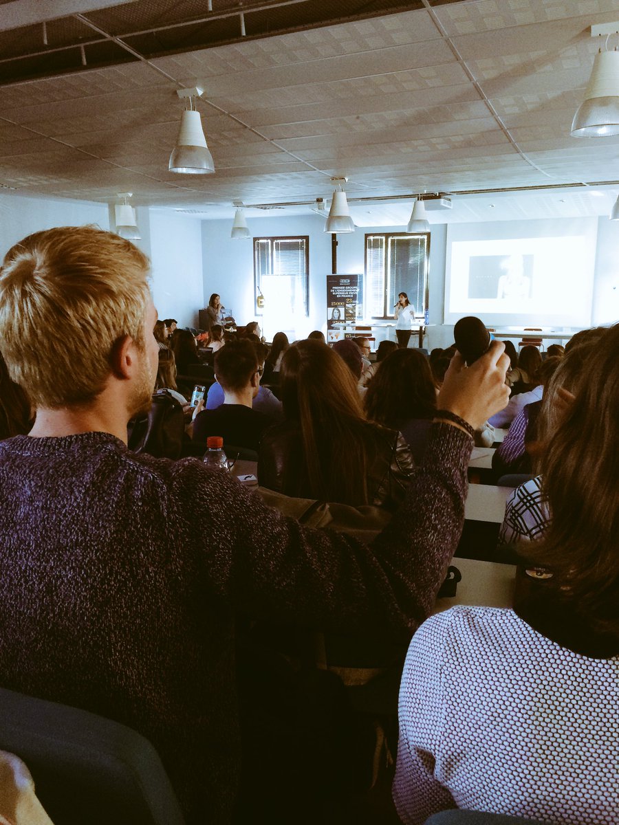 ClemenceMaul's tweet photo. "Atelier Pub'" : se glisser dans la peau d'un juge de l'ARPP @isegmcsbo #Bordeaux #publicité #ethique #IsegPubComMedia https://t.co/OwE4RghUR7