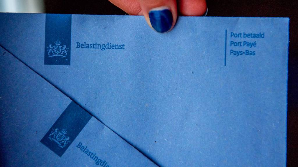 Belastingdienst in de knoop met renteheffing fd.nl/economie-polit…