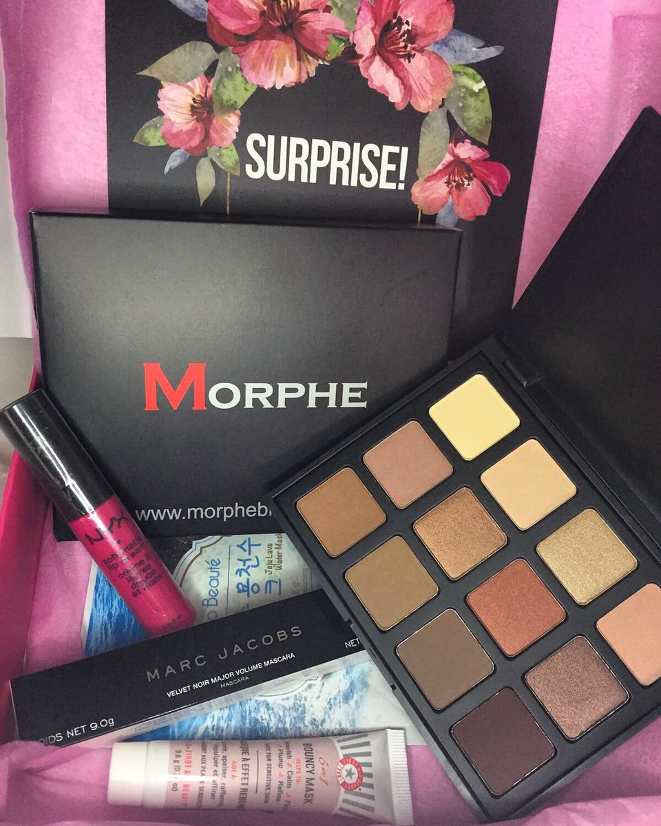 makeupisloved's tweet photo. Grab yours today if you see something you like! Items vary each time you purchase them! DM or WhatsApp us 90999455.💋 #makeup #makeupsg #wgb https://t.co/zMjwCQDBZv