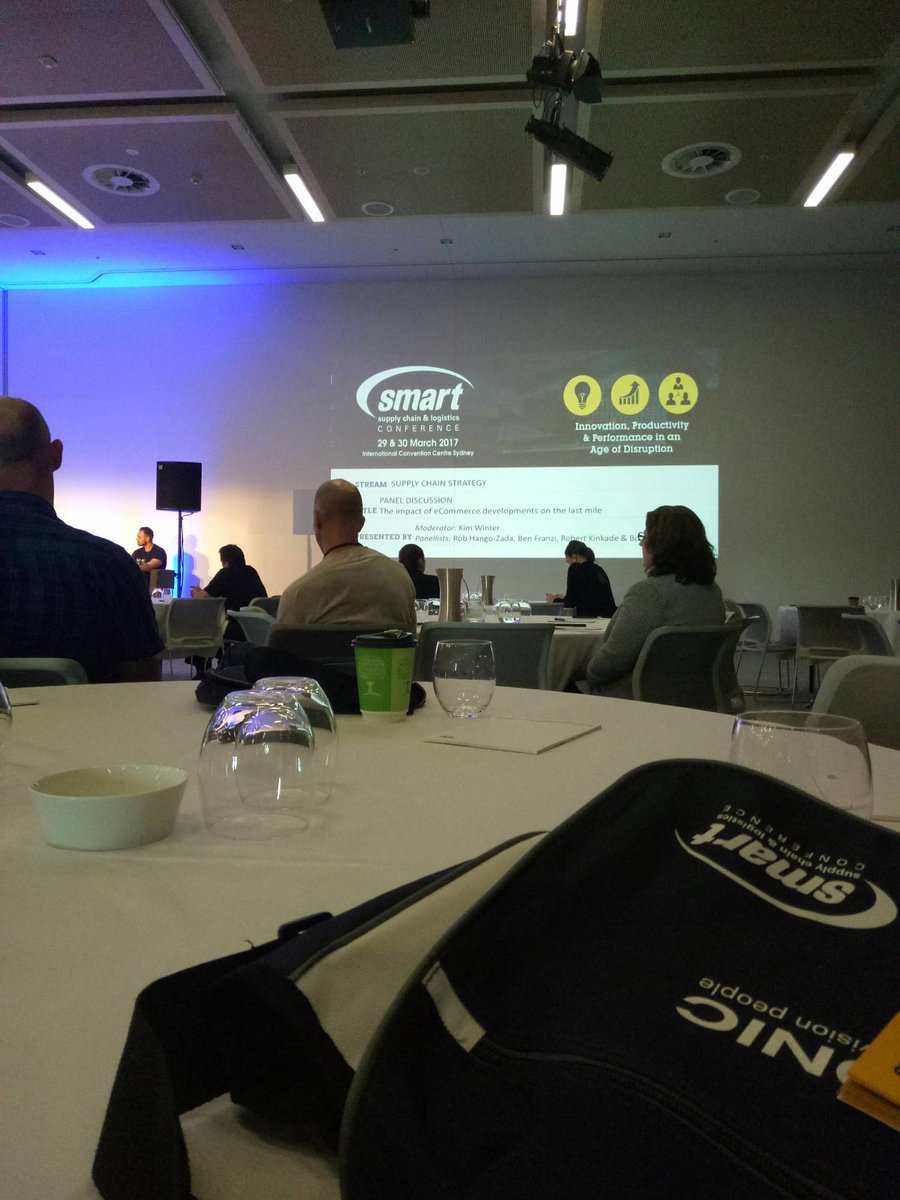 NathanGHarman's tweet image. Time to get smart #smartconf2017 - crowd.cc/s/GVAw