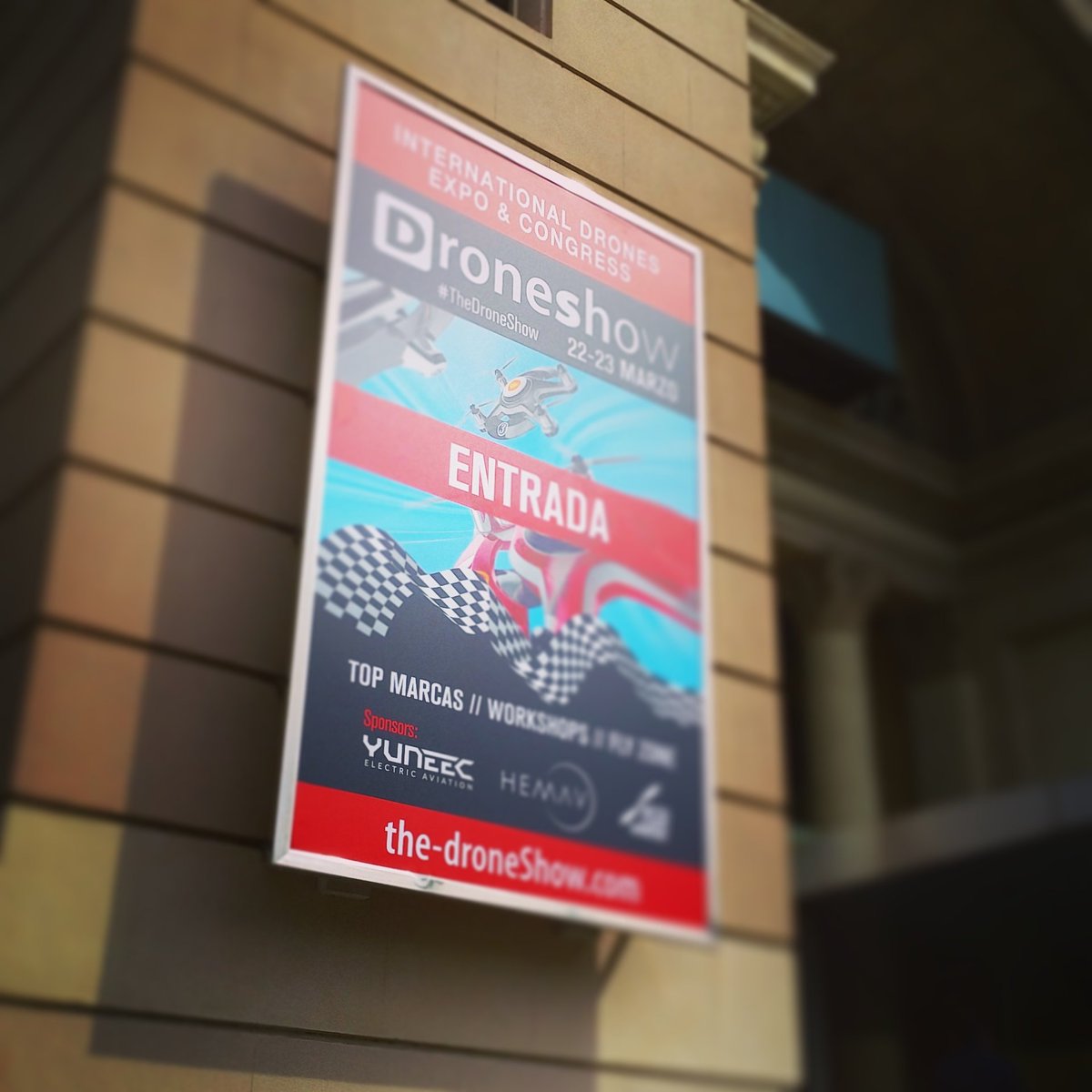 DronicalStudio's tweet photo. Buenas conferencias y grandes profesionales del sector de los drones en #the-droneshow Barcelona https://t.co/jZ7JYf8Qwf