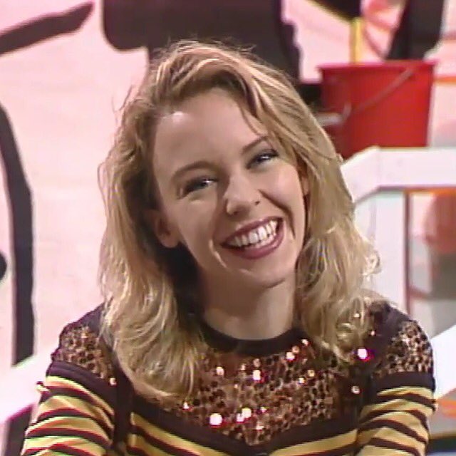 kylie_heaven's tweet photo. @kylieminogue getting asked what waist size she is on Irish tv π #kylie #dublin #enjoyyourself #tour #scratchsaturday #april1990 https://t.co/0u7A5X8aQR
