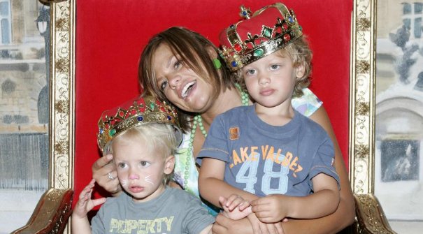 TheSun's tweet photo. Jade Goody’s mum reveals how she keeps her memory alive for her sons https://t.co/HR9uOH71h3 https://t.co/1J0CiTd5kT
