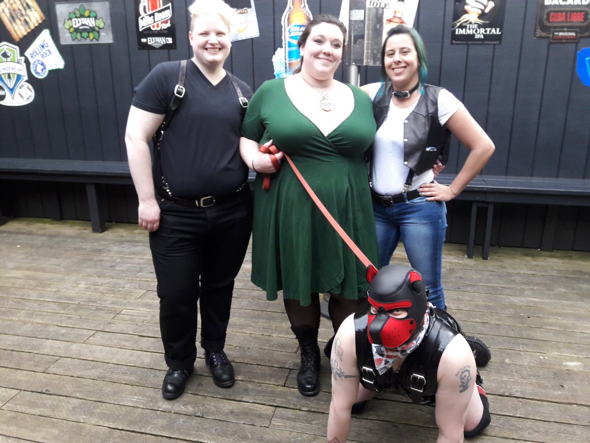 WaMsLeather2017's tweet photo. The 2017 WA State Leather title class and or great handlers back stage. #wsmlo #leatherpride https://t.co/kB2GDypdvl