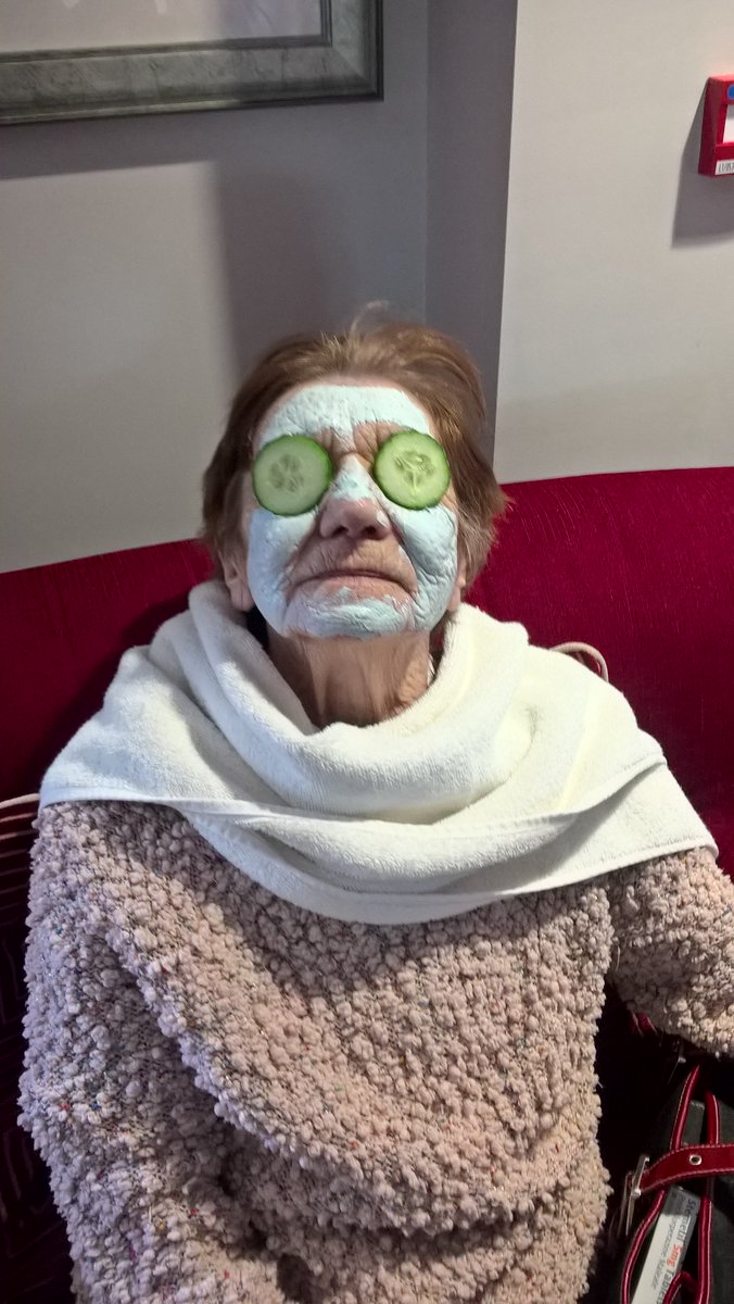 HaltonHousing's tweet photo. Some lovely shots from this weekend of Barkla Fields residents enjoying a pamper session in honour of mothers day! #HHT #commuitycare https://t.co/nghsDj1cPw