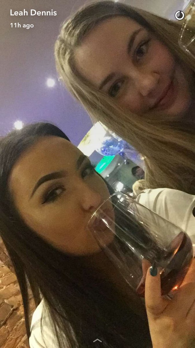 _leahdennis's tweet photo. Happy birthday @KatieMcGuire429 !! Love you loads see you soon! ❤Xx https://t.co/lxGtSb4tjf