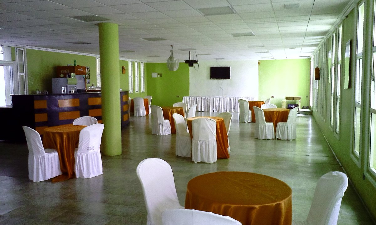 cai_resort's tweet photo. Clean aura and environs to enjoy your breakfast/dinner/lunch as music from our d'jays keep you entertained. Hospitality guaranteed 100%. https://t.co/l4327vGiQq