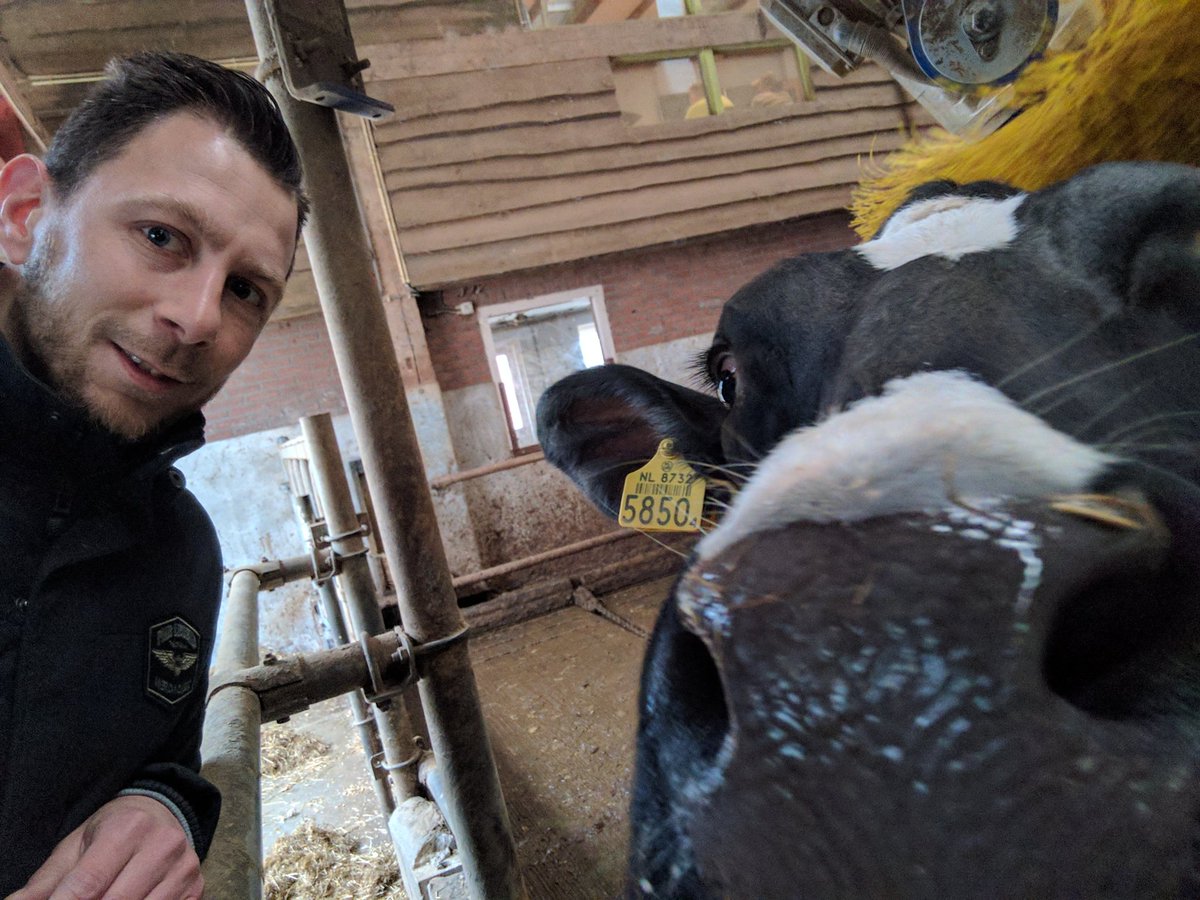 Maikel_PVV's tweet photo. Bezoek bij de boer.
Dit zijn de kleine familie- en gezinsbedrijven in de landbouw die onze provincie zo mooi maken.
#Brabant #PlanBoer #PVV https://t.co/eC8hkPlDQk