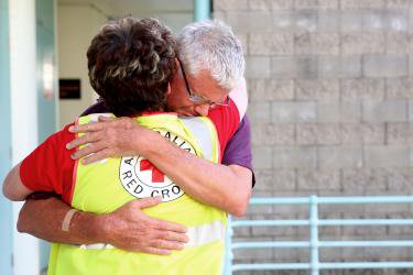 ABCemergency's tweet photo. Don't forget if you need to get in touch with loved ones, @RedCrossAU has Register.Find.Reunite open. https://t.co/2APSpHA5vt #CycloneDebbie https://t.co/LaSzZPm0hu