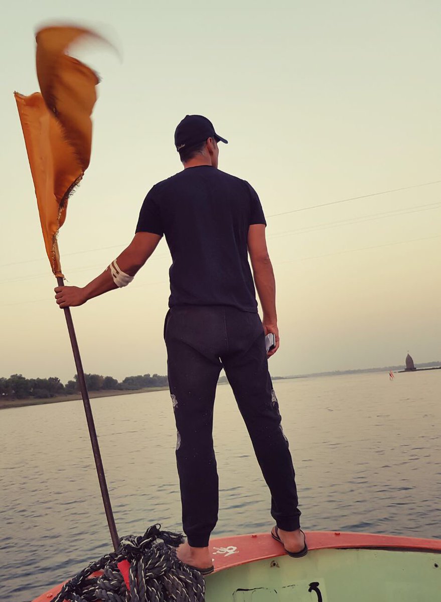 akshaykumar's tweet photo. Last year Ganga, this year the Narmada!! 
My job takes me far and wide, but I can't wait till it takes me home... #ThinkingOfFamily https://t.co/eJITRS3OUL