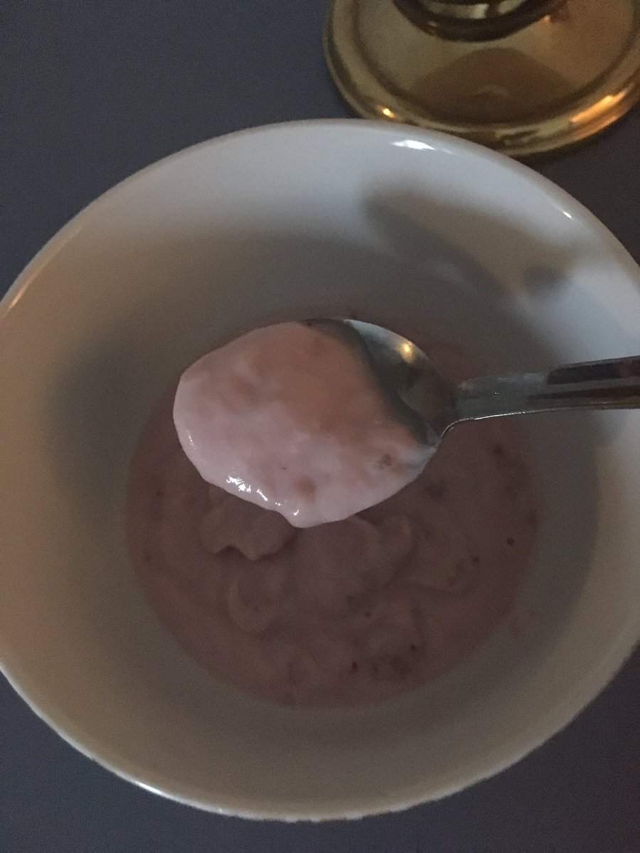 chelsie_gibson's tweet photo. Category E thick puree yoghurt for breakfast ❤️ @_JustBlendIt @GivingVoiceUK @mssocietyuk @UoMSLTSoc https://t.co/PlvExxDZ49
