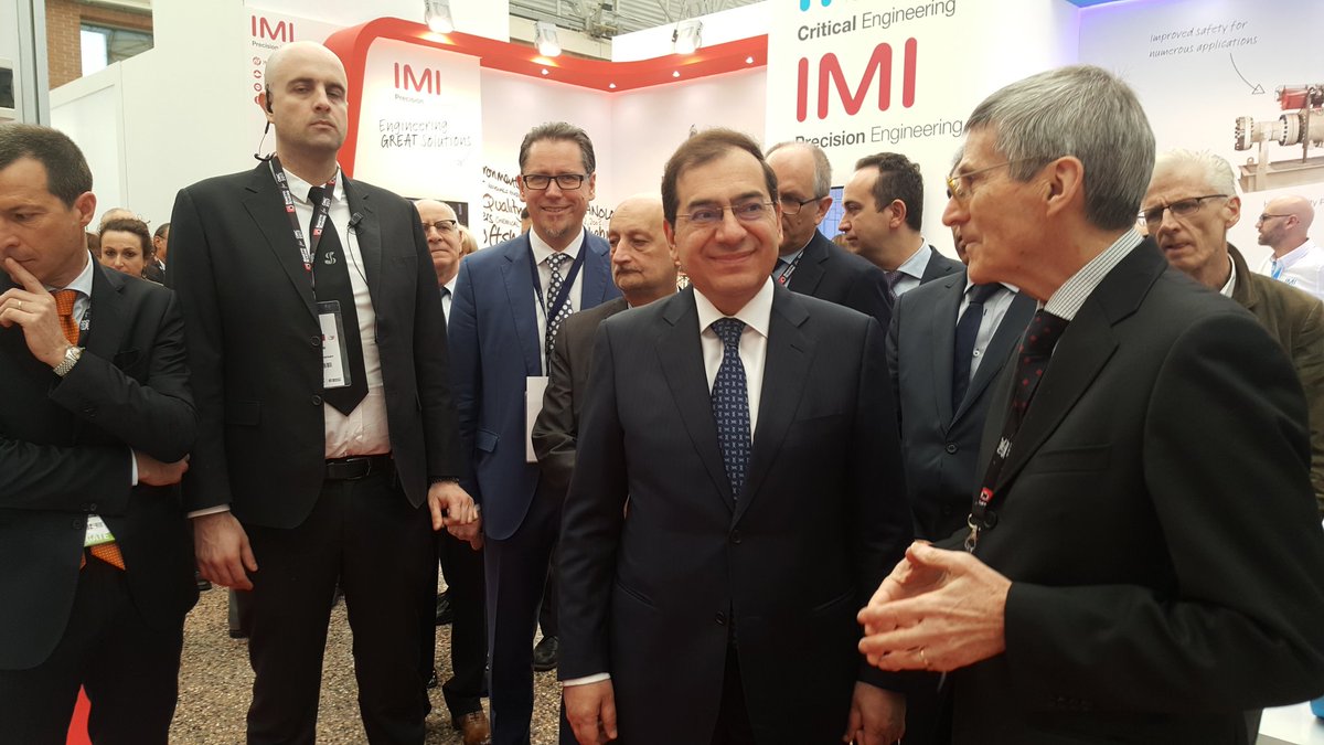Conf_Basilicata's tweet photo. Il ministro egiziano del petrolio Tarek El Molla in visita al nostro stand #OMC2017 https://t.co/Jy0VERYxv8