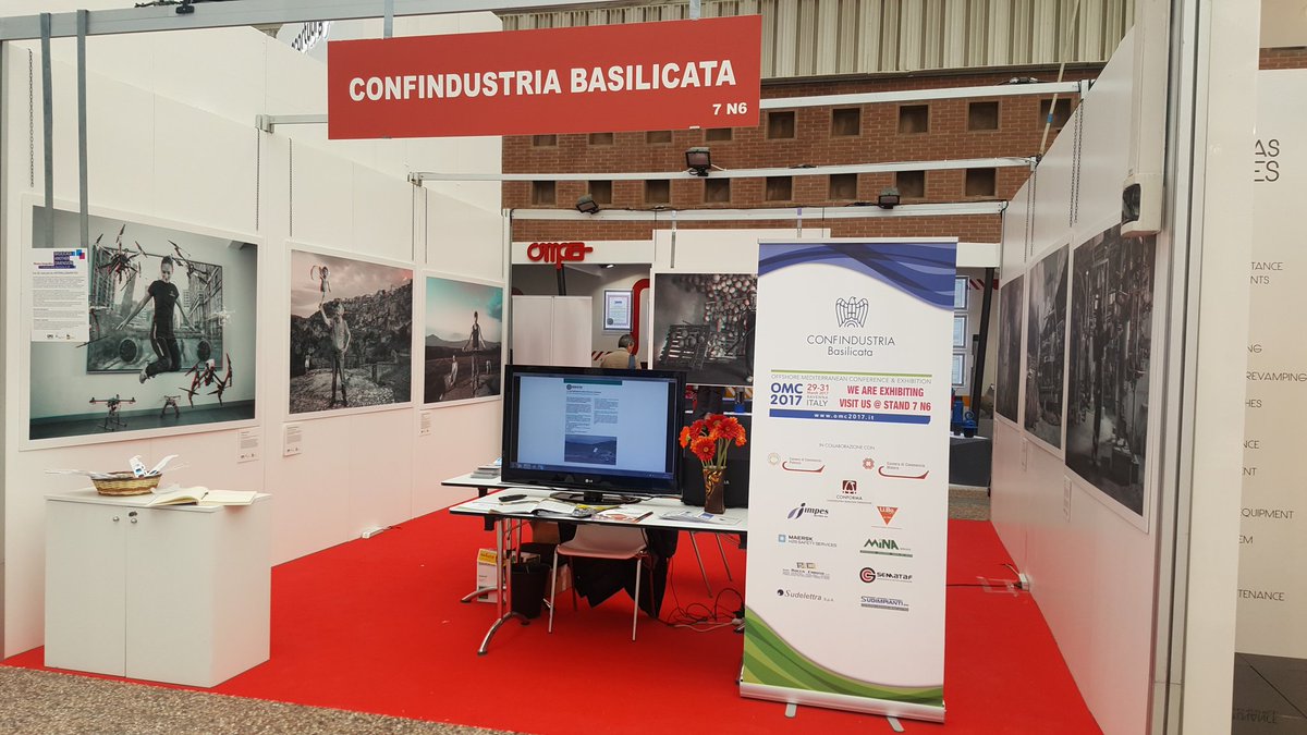 Conf_Basilicata's tweet photo. Il ministro egiziano del petrolio Tarek El Molla in visita al nostro stand #OMC2017 https://t.co/Jy0VERYxv8