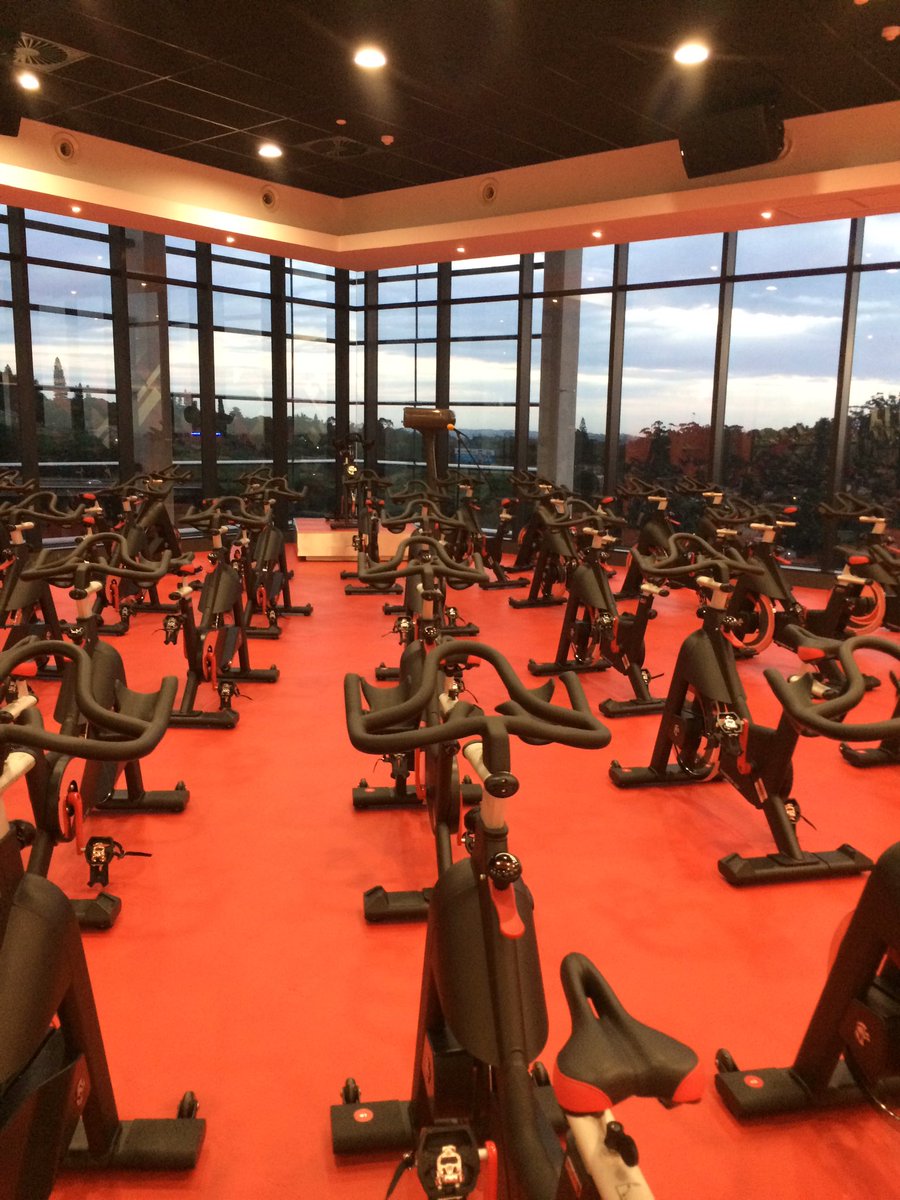 sizakele01's tweet photo. Then the new VA opens today #VAPavilion #LovelySetUp #TechSavvy https://t.co/vynP9IVtkl