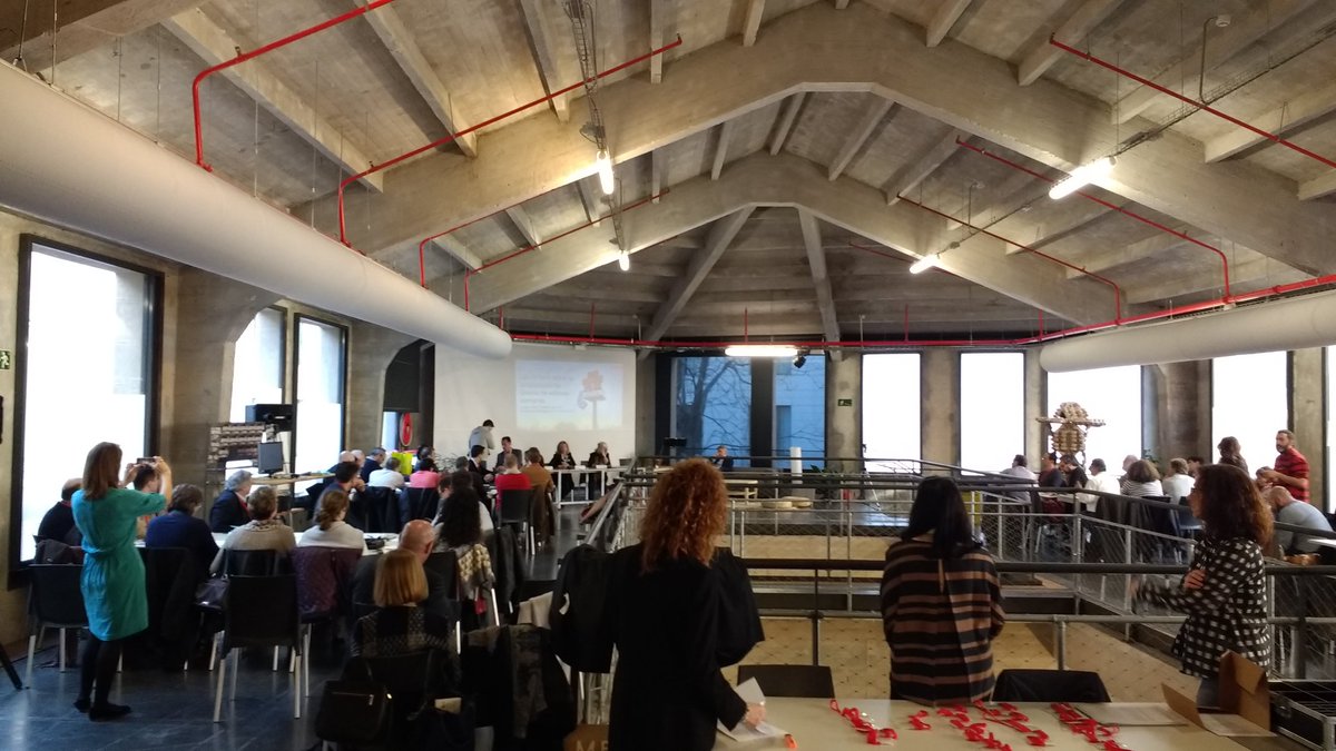 visualminds_mad's tweet photo. Arrancando con el 1r Congreso Intersectorial del Libro!! 🤗📖 #congresolibro #workshop #aporlosretos https://t.co/YR30TlTT28