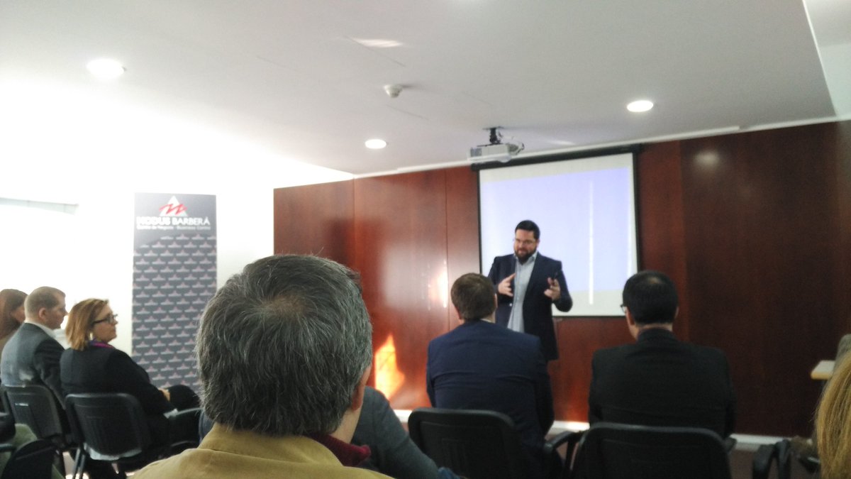 jpuigdellivol's tweet photo. Virtual Lab @NodusBarbera @InnovaeAR x impulsar empreses i talent #i40 #AR #VR  BRILLANT iniciativa de Col. Públic-Privada @virtual_lab_i40 https://t.co/1hzQBJiIoK