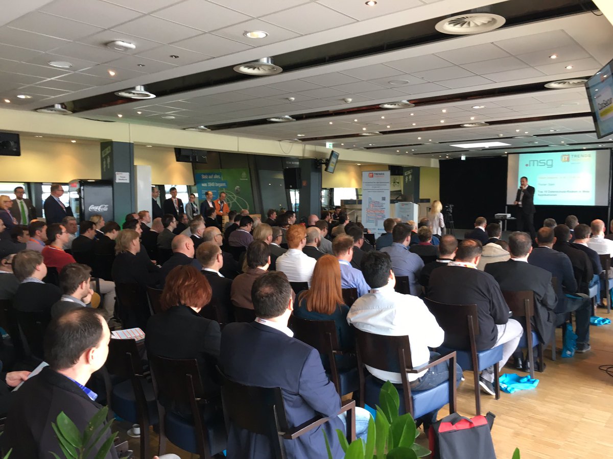 ThorstenUrb's tweet photo. #IT-Trends Bochum: Volles Haus- gleich folgt Tim #Berghoff @GDataSoftwareAG  zu #Angriffen auf Mitterlständler https://t.co/hWgBRXPzvY
