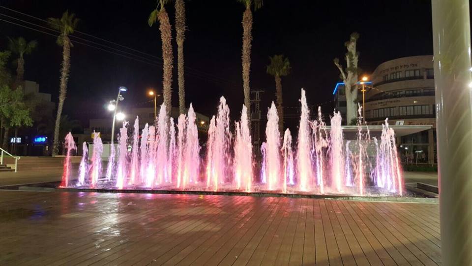 RISE_Vicky's tweet photo. Water Fountain Project in Israel, used Item RS-UW27W316X-A.
More info at sales12@riselighting.com https://t.co/xMq6UASau7